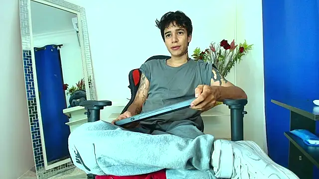 Snapshot of Zacktk7 chatting on 02.12.25 Zacktk7 online show from 02.12.25