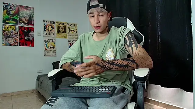 Snapshot of Zacktk7 chatting on 03.17.25 Zacktk7 online show from 03.17.25