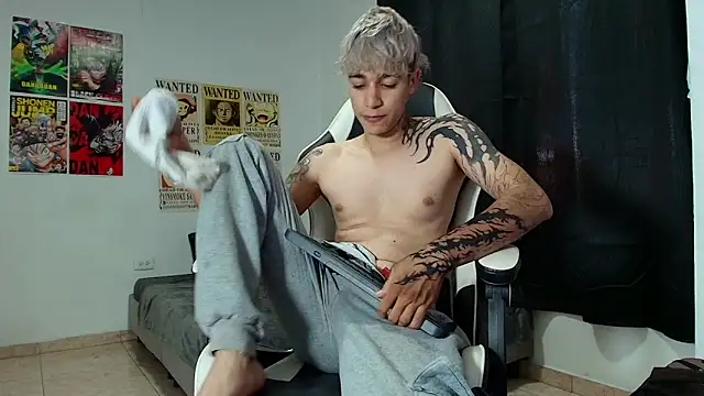 Snapshot of Zacktk7 chatting on 03.17.25 Zacktk7 online show from 03.17.25