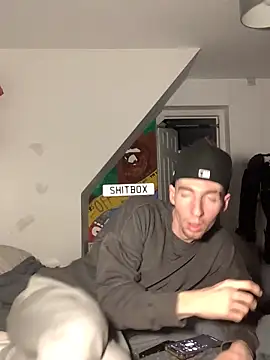 Snapshot of MikesWood21 chatting on 12.18.24 MikesWood21 online show from 12.18.24