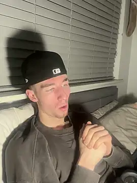 Snapshot of MikesWood21 chatting on 12.20.24 MikesWood21 online show from 12.20.24