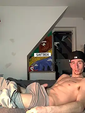 Snapshot of MikesWood21 chatting on 12.24.24 MikesWood21 online show from 12.24.24