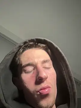 Snapshot of MikesWood21 chatting on 02.05.25 MikesWood21 online show from 02.05.25