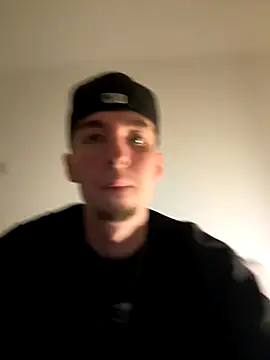 Snapshot of MikesWood21 chatting on 10.15.25 MikesWood21 online show from 10.15.25