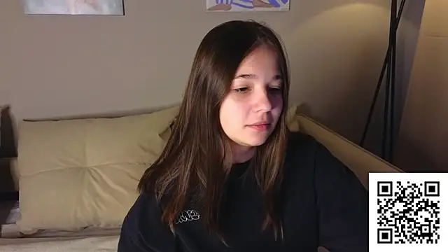 Snapshot of Leela_sun chatting on 11.12.25 Leela sun online show from 11.12.25