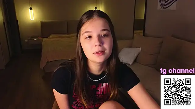 Snapshot of Leela_sun chatting on 11.29.25 Leela sun online show from 11.29.25