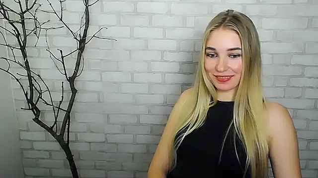 Queen ofLove online show from 12.18.24