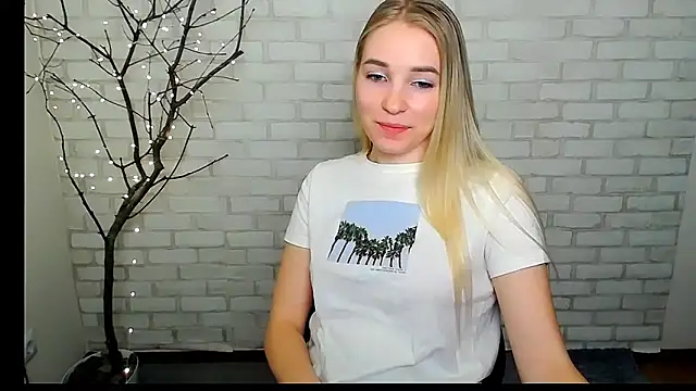 Queen ofLove online show from 03.21.25