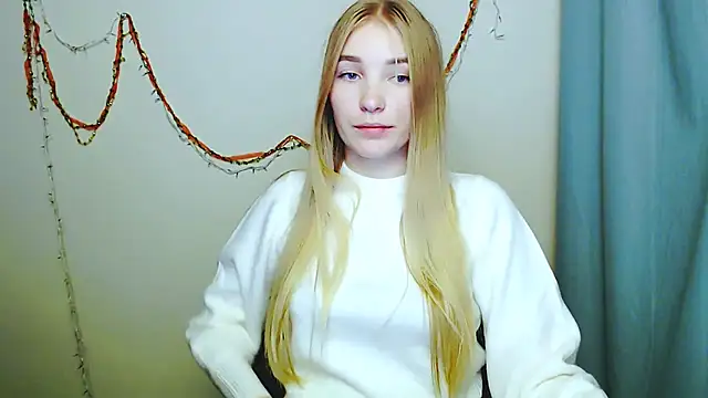 Queen ofLove online show from 12.18.25