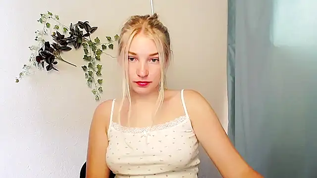 Queen ofLove online show from 06.14.26