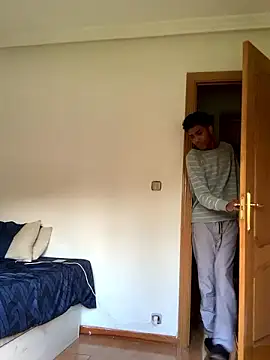 Snapshot of Ryan-hot chatting on 12.02.24 Ryan-hot online show from 12.02.24