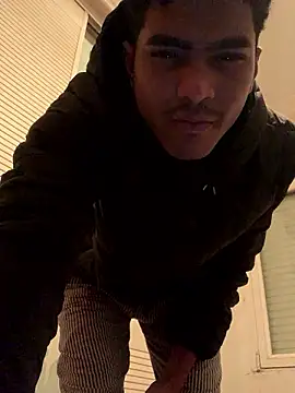 Snapshot of Ryan-hot chatting on 12.04.24 Ryan-hot online show from 12.04.24