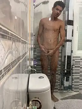 Snapshot of Ryan-hot chatting on 12.08.24 Ryan-hot online show from 12.08.24