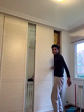 Snapshot of Ryan-hot chatting on 12.11.24 Ryan-hot online show from 12.11.24