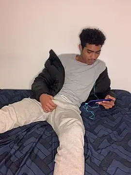 Snapshot of Ryan-hot chatting on 12.14.24 Ryan-hot online show from 12.14.24