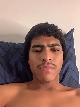 Snapshot of Ryan-hot chatting on 12.18.24 Ryan-hot online show from 12.18.24