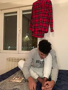 Snapshot of Ryan-hot chatting on 12.24.24 Ryan-hot online show from 12.24.24