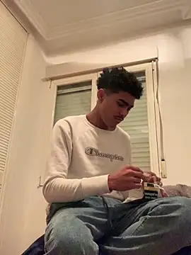 Snapshot of Ryan-hot chatting on 12.27.24 Ryan-hot online show from 12.27.24