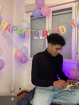 Snapshot of Ryan-hot chatting on 12.29.24 Ryan-hot online show from 12.29.24