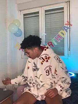 Snapshot of Ryan-hot chatting on 12.30.24 Ryan-hot online show from 12.30.24