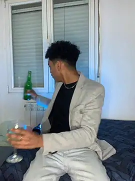 Snapshot of Ryan-hot chatting on 01.01.25 Ryan-hot online show from 01.01.25