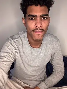 Snapshot of Ryan-hot chatting on 01.05.25 Ryan-hot online show from 01.05.25