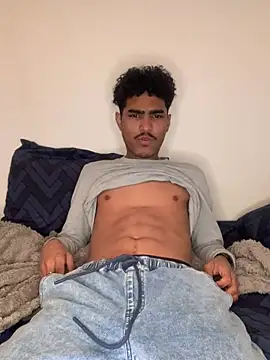 Snapshot of Ryan-hot chatting on 01.14.25 Ryan-hot online show from 01.14.25