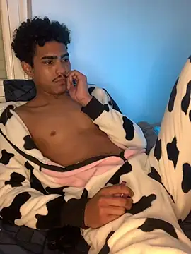 Snapshot of Ryan-hot chatting on 01.24.25 Ryan-hot online show from 01.24.25