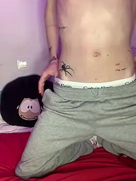 Snapshot of Ryan-hot chatting on 02.01.25 Ryan-hot online show from 02.01.25