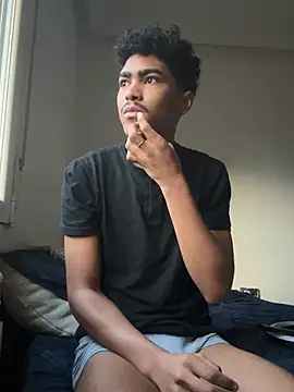 Snapshot of Ryan-hot chatting on 02.21.25 Ryan-hot online show from 02.21.25