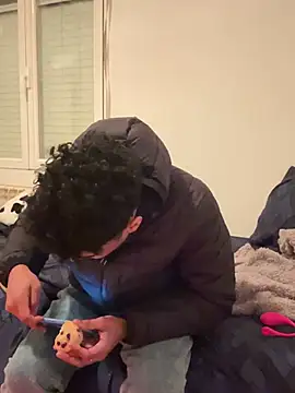 Snapshot of Ryan-hot chatting on 02.22.25 Ryan-hot online show from 02.22.25