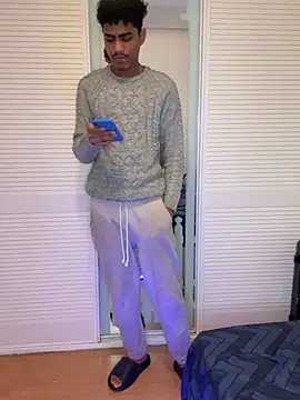 Snapshot of Ryan-hot chatting on 03.04.25 Ryan-hot online show from 03.04.25