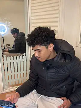 Snapshot of Ryan-hot chatting on 03.05.25 Ryan-hot online show from 03.05.25