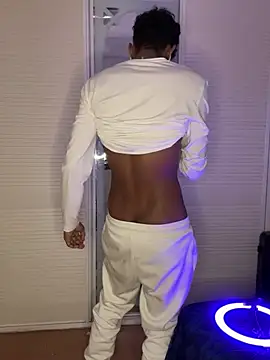 Snapshot of Ryan-hot chatting on 03.09.25 Ryan-hot online show from 03.09.25