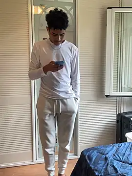 Snapshot of Ryan-hot chatting on 03.09.25 Ryan-hot online show from 03.09.25