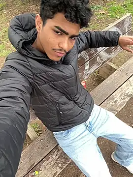 Snapshot of Ryan-hot chatting on 03.13.25 Ryan-hot online show from 03.13.25