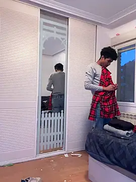 Snapshot of Ryan-hot chatting on 03.21.25 Ryan-hot online show from 03.21.25