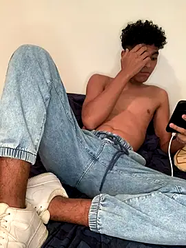 Snapshot of Ryan-hot chatting on 09.16.25 Ryan-hot online show from 09.16.25