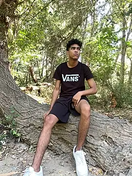 Snapshot of Ryan-hot chatting on 09.17.25 Ryan-hot online show from 09.17.25