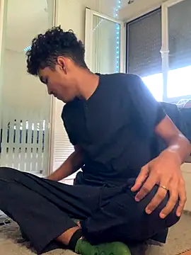 Snapshot of Ryan-hot chatting on 09.30.25 Ryan-hot online show from 09.30.25