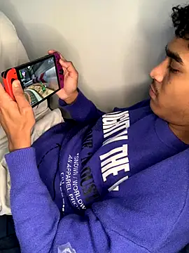 Snapshot of Ryan-hot chatting on 10.22.25 Ryan-hot online show from 10.22.25