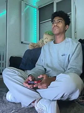 Snapshot of Ryan-hot chatting on 10.26.25 Ryan-hot online show from 10.26.25