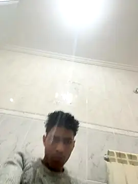 Snapshot of Ryan-hot chatting on 11.20.25 Ryan-hot online show from 11.20.25