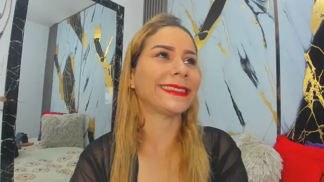 sophiee evanss  online show from 12.09.24