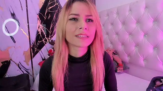 sophiee evanss  online show from 12.21.24