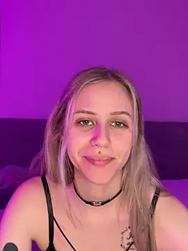 lunawolf21 online show from 01.19.25