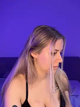 lunawolf21 online show from 02.02.25