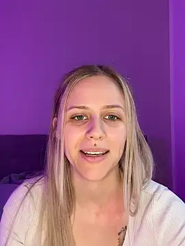 lunawolf21 online show from 02.16.25