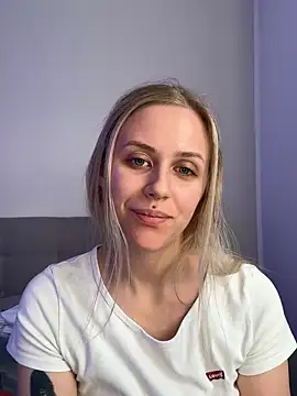 lunawolf21 online show from 02.19.25