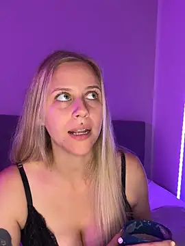 lunawolf21 online show from 09.22.25